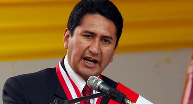 FOTO 15 | 15. Vladimir Cerrón. El hasta hace poco gobernador de Junín fue sentenciado a 4 años y 8 meses de prisión por irregularidades en la entrega de una obra de saneamiento en La Oroya durante su primera gestión. Fue suspendido por el Consejo Regional y días después se entregó a la justicia. (Foto: Andina)