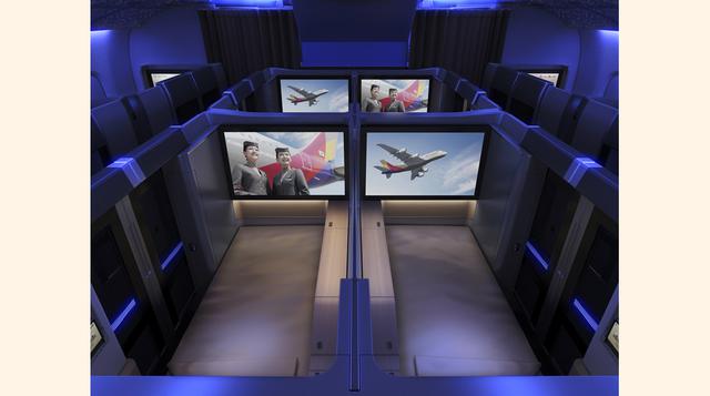 Por si fuera poco, independientemente de la aerolínea a la que pertenezca cada avión, Airbus ofrece en el modelo A380 una tecnología de luces LED y fluorescentes capaces de mitigar el jetlag imitando 5,000 escenarios lumínicos a bordo, como el atardecer o