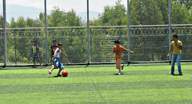 Turquía ha recibido el mayor número de refugiados sirios desde el inicio de las migraciones en el 2011. Es seguido por Líbano con 1.01 millones, Jordania con 656,000, Irak con 233,000 y Egipto con 117,000.