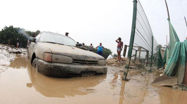Damnificados por los estragos de los huaicos provocados por el desborde del río Huaycoloro. (Foto: Andina)