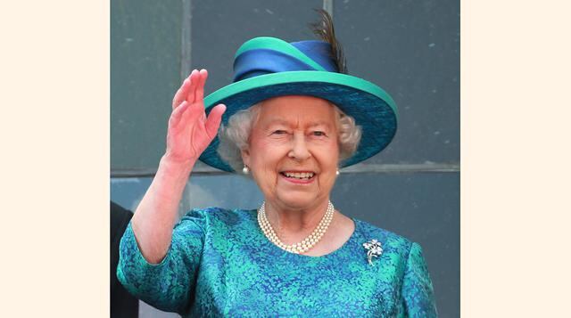 La reina Isabel II usa en todas sus presentaciones públicas un collar de perlas. (Foto: Getty)