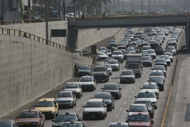 Foto 5 | Mantenga su carril y evite enturbiar un día tan especial como la llegada del Papa que debe ser símbolo de paz.