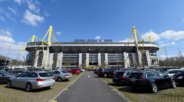 Signal Iduna Park (Dortmund – Alemania). Fue inaugurado en 1974 con una capacidad para 81,359 espectadores. Borussia Dortmund lo utiliza para sus partidos de local. Fue sede de los mundiales de 1974 y 2006. (Foto: Getty)