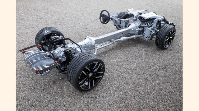 Para la versión 2015, Aston Martin ha optado por la transmisión trasera con una caja de cambios de 8 velocidades. (Foto: Forbes)