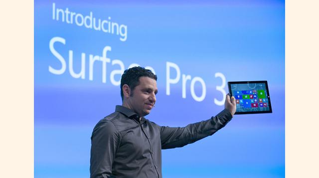Panos Panay , vicepresidente corporativo de Microsoft Corp, en la presentación de una versión más grande y más ligera de su tableta Surface Pro. (Foto: Bloomberg)