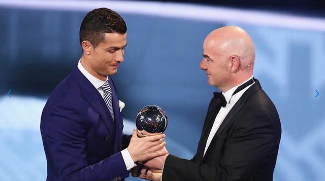 Ayer por la tarde, el astro portugués Cristiano Ronaldo se hizo acreedor del primer premio The Best, otorgado por la FIFA al mejor jugador del mundo durante el último año.