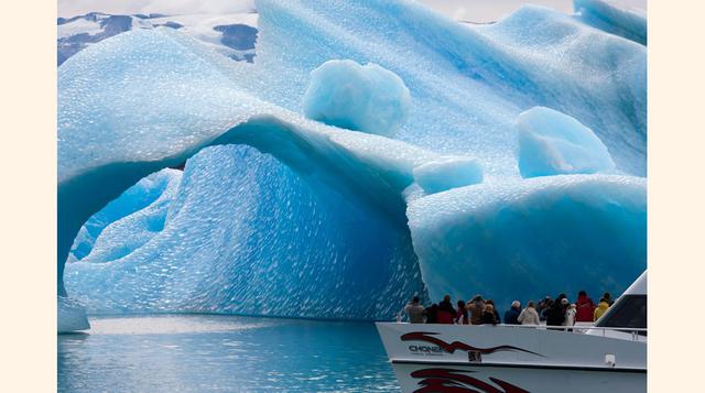 Pasarela helada del glaciar Perito Moreno. Este fenómeno, que se repite cada cuatro o cinco años en una de las lenguas del glaciar Perito Moreno, se basa en la ruptura del conocido como Brazo Rico, un puente natural de hielo que se va formando año tras añ