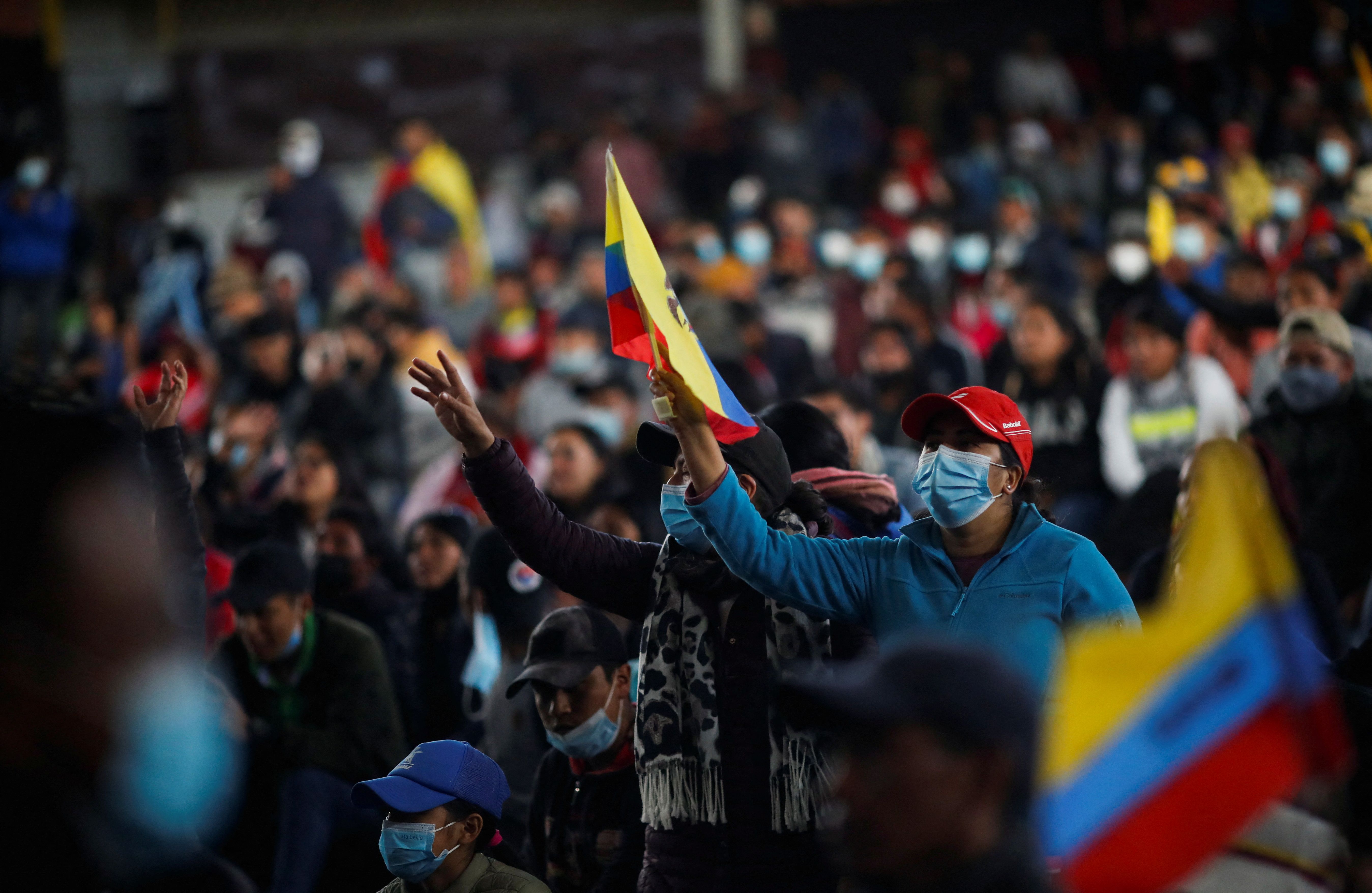 Ecuadorians vote in a popular consultation that seeks to toughen the fight against crime