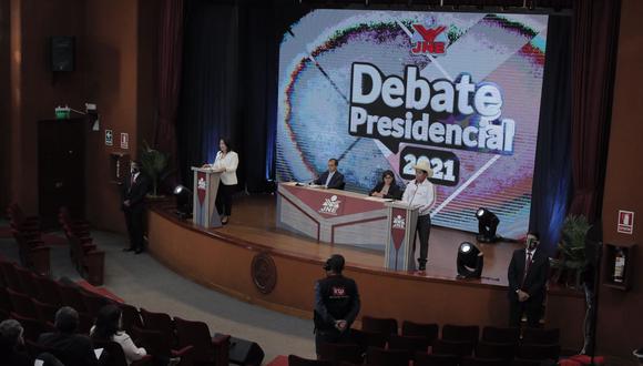 Keiko Fujimori y Pedro Castillo exponen sus propuestas de gobierno en el debate presidencial. (Foto: Leandro Britto / @photo.gec)