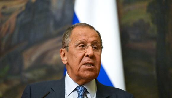 El ministro de Relaciones Exteriores de Rusia, Sergei Lavrov, asiste a una conferencia de prensa conjunta con su homólogo sirio luego de sus conversaciones en Moscú el 23 de agosto de 2022. (Foto de NATALIA KOLESNIKOVA / POOL / AFP)