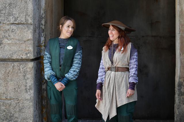 Los visitantes verán a los colaboradores de esta sección del parque disfrazados como miembros de la saga de "Star Wars" (Foto: AFP)