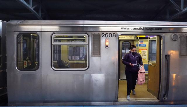 Nueva York e Illinois anunciaron que restringirán en gran medida que sus residentes salgan de casa a partir de este fin de semana. (AFP).