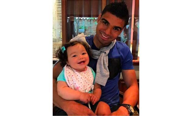 Casemiro: Chopard. Una curiosa novedad dentro de la monotonía general que muestran los futbolistas. El centrocampista brasileño parece haberse decantado por un Chopard Grand Prix de Mónaco Historique, la colección que la firma suiza lanzó con motivo de su