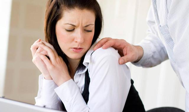 FOTO 22 | Política: Una carta abierta que circula en el estado de Illinois desde el lunes, sin nombres, detalla incidentes de poderosos políticos hombres haciendo comentarios inapropiados a empleadas mujeres.