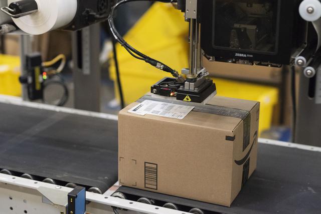 1. Optimizar los recursos financieros: Esto se obtiene al invertir recursos —casi siempre escasos— en actividades que traigan consigo un mayor retorno sobre la inversión, frente al costo que implicaría invertir en la construcción de un almacén, el cual, dependiendo de la evolución del negocio, en algún momento estará sub o sobredimensionado. Así, el empresario puede optar por aplicar sus recursos financieros a actividades relacionadas directamente con el corazón del negocio. (Foto: AFP)