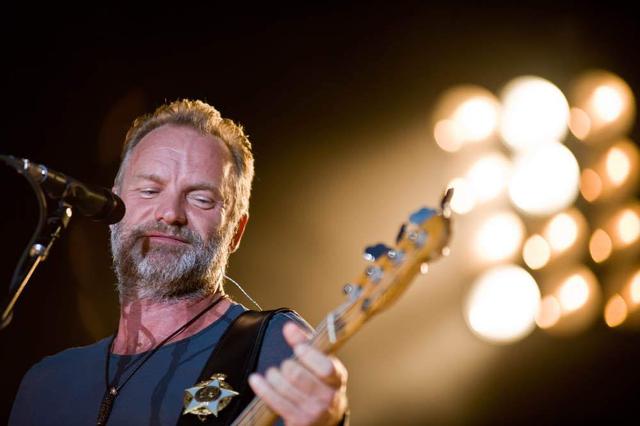 FOTO 14 | 14. Sting. Sting es otra celebridad multimillonaria que planea dejar a su familia por fuera en su testamento. El rockero le dijo al Daily Mail: “¡No quedará mucho dinero para dar porque lo estamos gastando! Tenemos muchos compromisos y ciertamente no quiero dejarles fondos fiduciarios a mis hijos. Tienen que trabajar”.
Sting tendrá que derrochar más de $300 millones (253 millones de euros) si quiere gastar toda su fortuna antes de morir.
