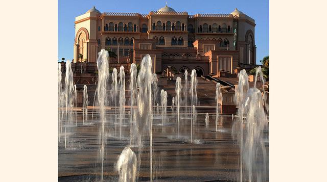Emirates Palace. Pertenece al gobierno de Abu Dabi, pero lo gestiona el grupo hostelero Kempinsky. Es el hotel más caro del mundo. Su construcción demandó la inversión de US$ 6,000 millones. (Foto: Forbes)