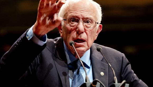 Bernie Sanders es un político estadounidense que ha desempeñado un papel destacado en la arena política durante décadas. Es conocido por ser un político independiente con inclinaciones socialistas democráticas (Foto: AFP)