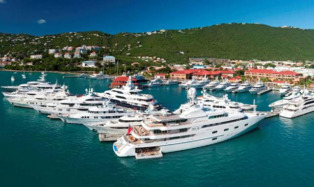 Yacht Haven Grande, Islas Vírgenes de los Estados Unidos. El Caribe, con sus aguas cálidas y pintorescas islas, es un destino muy popular para barcos de todas las formas y tamaños. Situado junto a Charlotte Amalie Harbor en Saint Thomas, Yacht Haven Grand