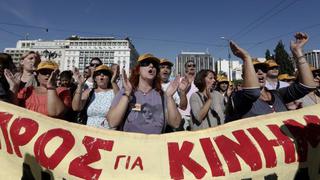 Miles de griegos van a huelga en rechazo a recortes al gasto público