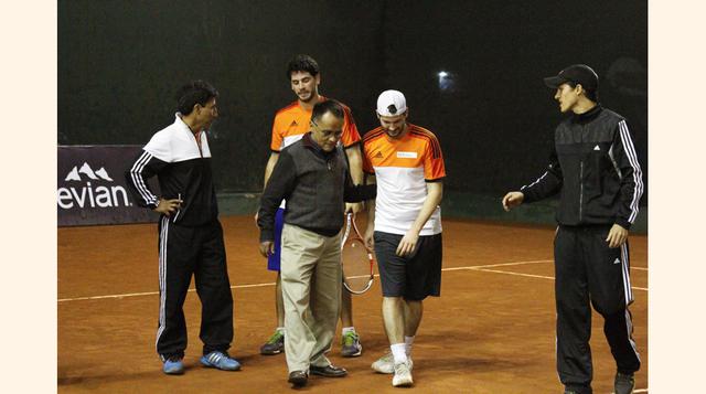 Luis Felipe Bellido tuvo que abandonar el juego debido a su lesión.