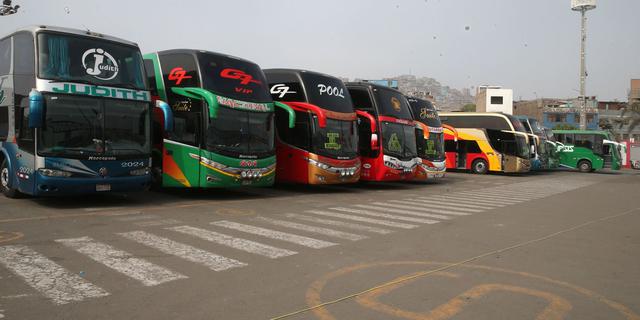 FOTO 1 | La mayoría de empresas de transporte interprovincial están detenidas (Foto: Andina)