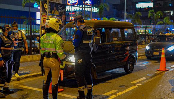 Operadores de transporte público pueden verificar y pagar sus multas. Foto: ATU