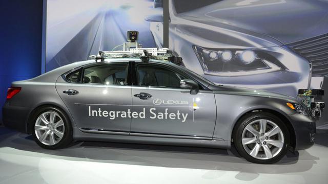 Toyota. Toyota está tratando de tener listo un auto sin conductor para el 2020 y el fabricante japonés se ha tomado en serio este plazo. En noviembre, Toyota invirtió US$ 1,000 millones en inteligencia artificial y robótica para ayudar a hacer realidad es