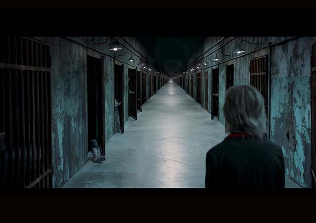 FOTO 2 | "Insidious: La última llave”, US$ 29,3 millones.
La parapsicóloga Elise Rainier (Lin Shaye), capaz de ponerse en contacto con los muertos y luchar contra los espíritus demoniacos, se enfrenta esta vez a aterradoras apariciones que tienen lugar en Nuevo México, en la que fue su antigua casa familiar. Con el objetivo de ayudar a una familia recién instalada, que sufre escalofriantes incidentes paranormales, Elise tendrá que enfrentarse a los espíritus y las fuerzas del mal que habitan el hogar de su infancia. La parapsicóloga deberá valerse de sus habilidades para purgar esta casa de los espíritus tenebrosos. Eso sí, será el reto más temible y personal que haya vivido hasta ahora. (Foto: IMDB)