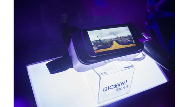 A través de la aplicación OneTouch VR Hub, se puede descargar el contenido de realidad virtual, como juegos y videos. La variedad de contenidos permitirá disfrutar al máximo esta tecnología, que promete un entretenimiento de alto nivel.