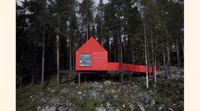 The Blue Cone (El cono azul) fue diseñado por SandellSandberg y puede alojar a cuatro personas en sus dos habitaciones.
