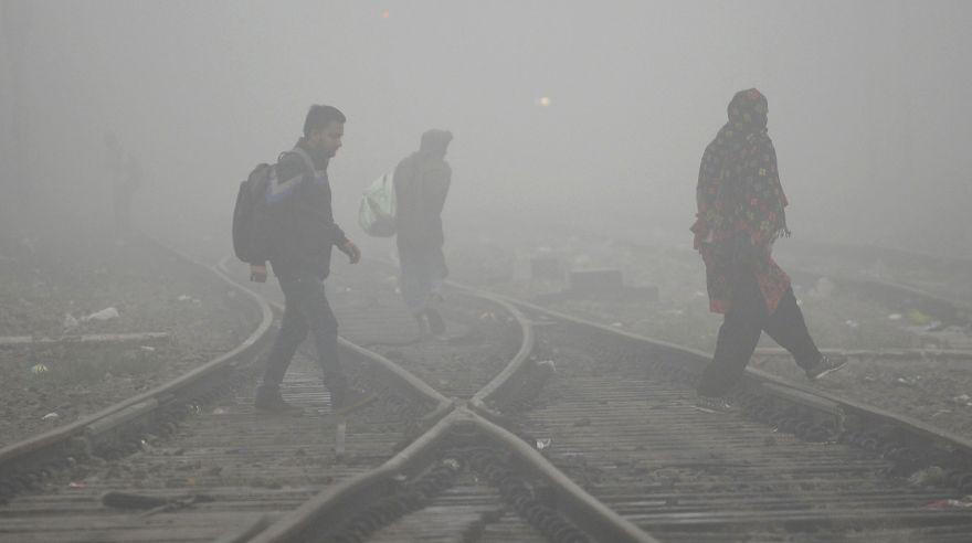 El estudio contribuye a "la escasa y poco concluyente literatura científica que asocia la contaminación del aire con una peor salud ósea", explica en el comunicado Otavio T. Ranzani, investigador de ISGlobal y primer autor del estudio. (Foto: agencias)