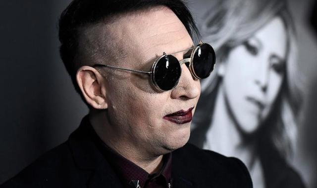 FOTO 18 | Música: El rockero Marilyn Manson anunció el martes que había decidido "despedirse" del miembro de su banda Jeordie White, acusado de violación por su exnovia. "Le deseo lo mejor", tuiteó Manson, sin dar más detalles.