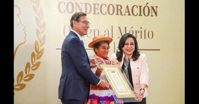 FOTO 12 |  En la categoría “En mérito a la actividad destacada en el cuidado y protección del ambiente, así como en la conservación de la biodiversidad” resultó ganadora Irma Luz Poma Canchumani. (Foto: flickr Presidencia Perú)