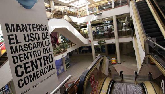 Los centros comerciales restantes seguirán cerrados a la espera del funcionamiento o no de las estrictas medidas sanitarias impuestas en el “Apumanque”, en el acomodado barrio de Las Condes.