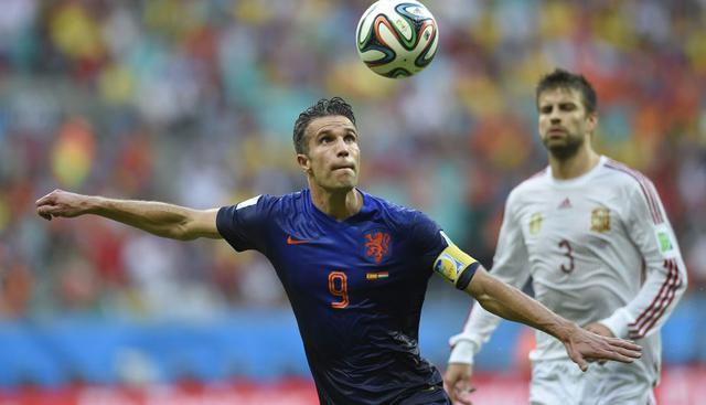 Robin van Pesie también es un coleccionista de autos. A lo largo de su carrera, se le ha visto a bordo de un Porsche Panamera, BMW X5, Audi A5 Sportback, Land Rover Range Rover, entre otros. (AFP)