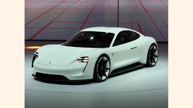 Porsche presentó el Mission E, su primer prototipo eléctrico. (Foto: Business Insider)