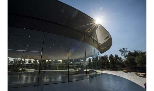 FOTO 10 | "El Apple Park resume su estado de ánimo extraordinariamente bueno", indicó también Powell.