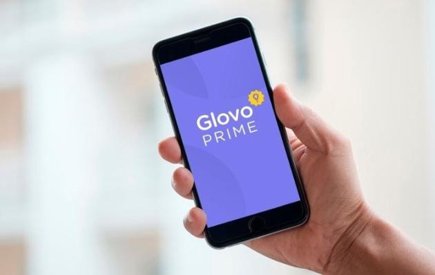 Glovo Prime que se trata de un modelo de suscripción donde el usuario paga un fijo mensual y tiene entregas a domicilio gratis durante todo el mes.
