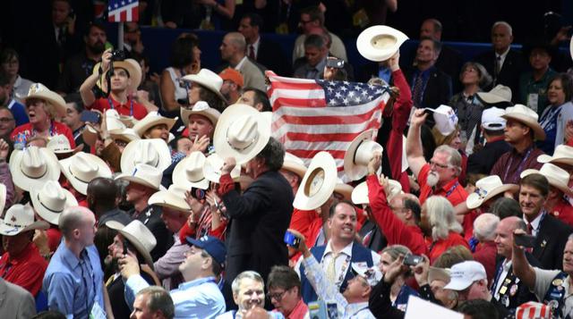 Cantidad de visitantes esperados en Cleveland: 50,000, incluyendo 15,000 periodistas 2,472 delegados. Hay también 2,302 delegados suplentes.
