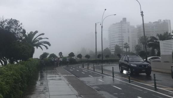 La llovizna es ligera y dispersa en algunos distrito de Lima, indicó el Senamhi. (Foto: Andina)