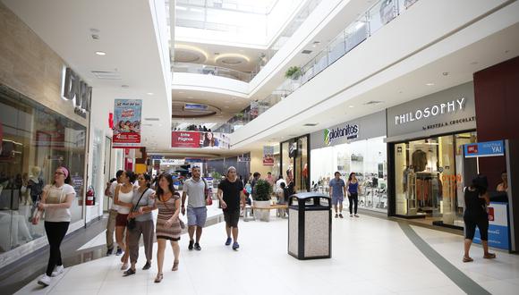 Hay 2.7 centros comerciales por millón de habitantes en el país. (Foto: Manuel Melgar)