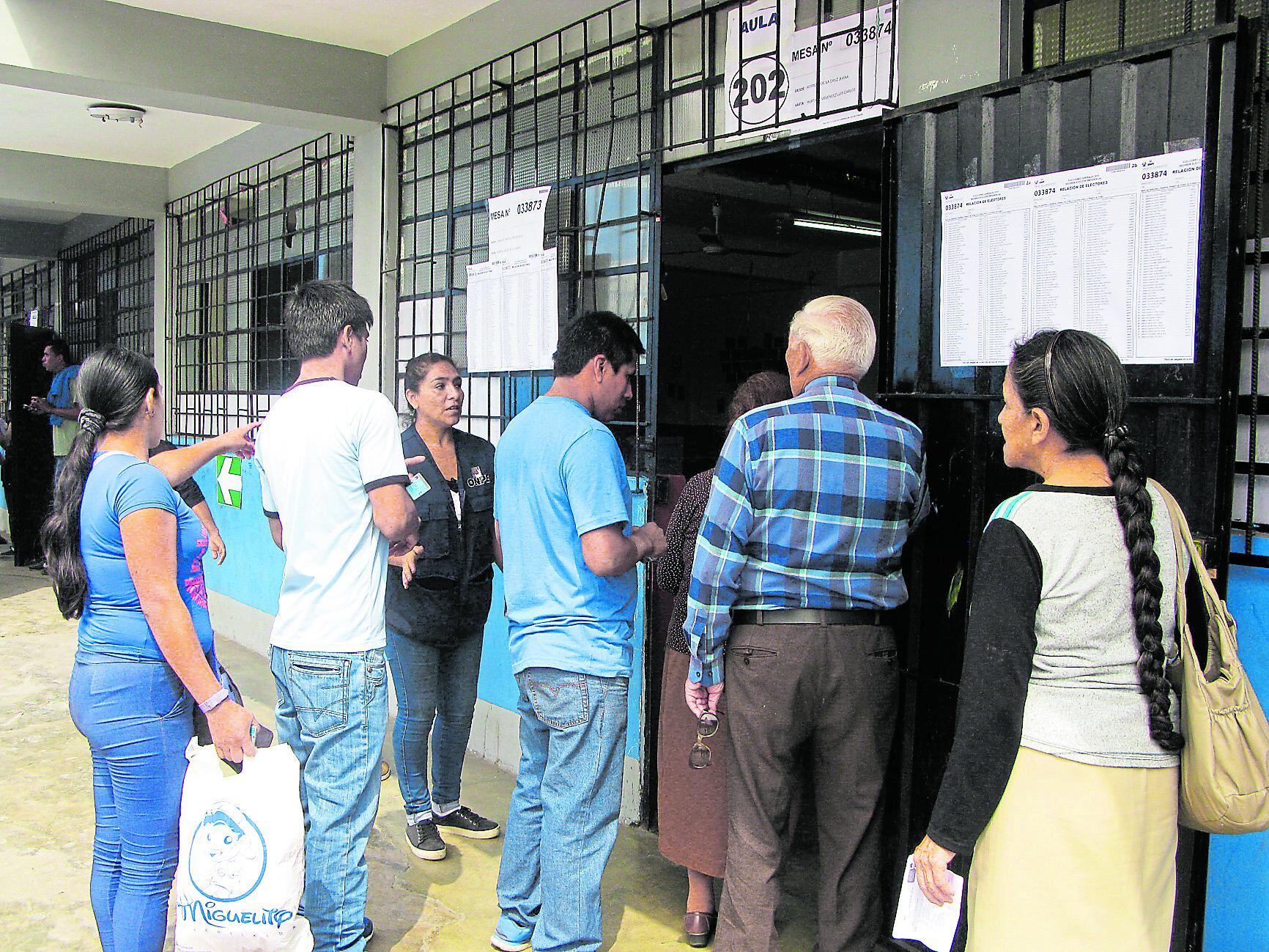 Detalles. De acuerdo a la ONPE, se instalarán 84,851 mesas de votación. A nivel nacional serán 81,477, mientras que en el exterior 3,374. (Foto: GEC)
