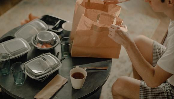 Muchas personas prefieren permanecer en su casa y pedir alimentos a través del servicio delivery (Foto: Pexels)