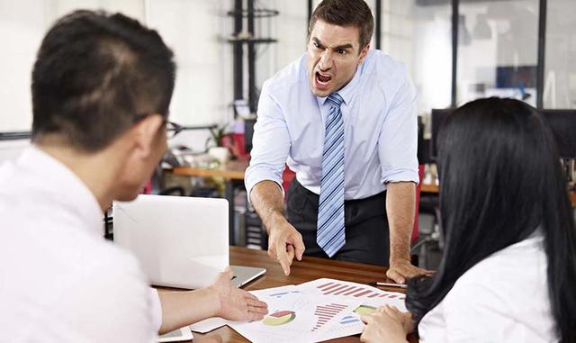 FOTO 9 | Pregunta en la entrevista laboral: ¿Coméntame de un conflicto que hayas tenido con alguno de tus jefes? Respuesta: He tenido diversas situaciones en las que he mantenido debates con mis jefes, intensos y a veces apasionados, pero nunca un conflic