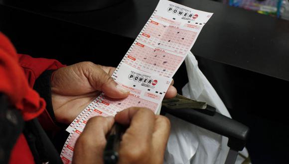 Puedes elegir tus números o jugar al azar la lotería Powerball. El costo mínimo es de 2 dólares (Foto: AFP)