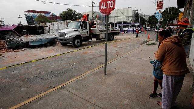 Foto 5 | Mantenga una reserva de alimentos no perecibles y agua potable para al menos 3 días.