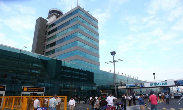 Para agilizar el tránsito desde y hacia el aeropuerto Jorge Chávez, de cara a los  Panamericanos 2019, el Estado mejorará y ampliará la avenida Santa Rosa, convirtiéndola en un acceso al terminal aéreo (Gestión 20.06.2017). Para su ejecución, tendría que 