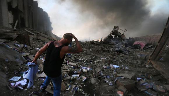 El lugar de la explosión de nitrato de amonio en el puerto de Beirut, la capital de Líbano. (Foto: AFP)