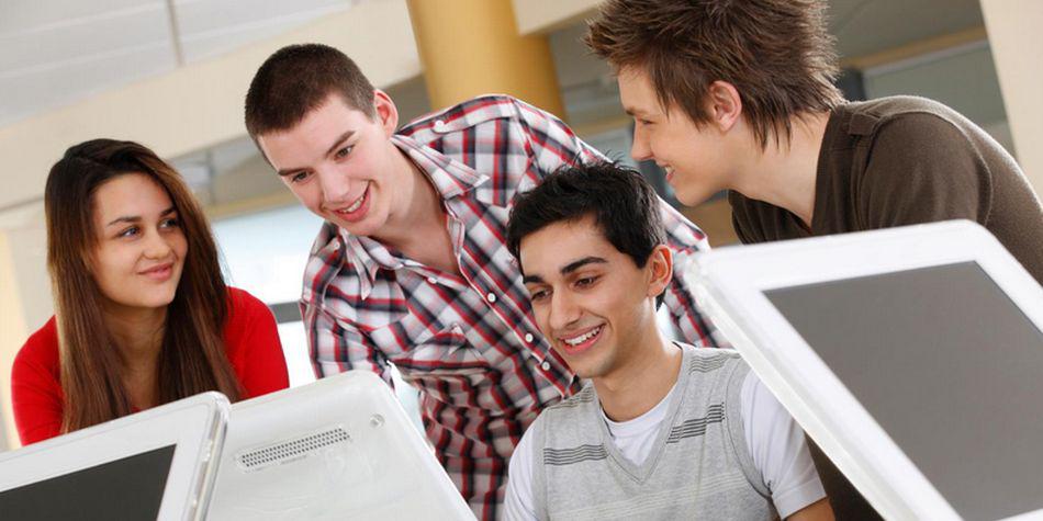 Las jornadas laborales pueden hacerse mucho más amenas y divertidas. La clave reside en la propia oficina. (Foto: Shutterstock)